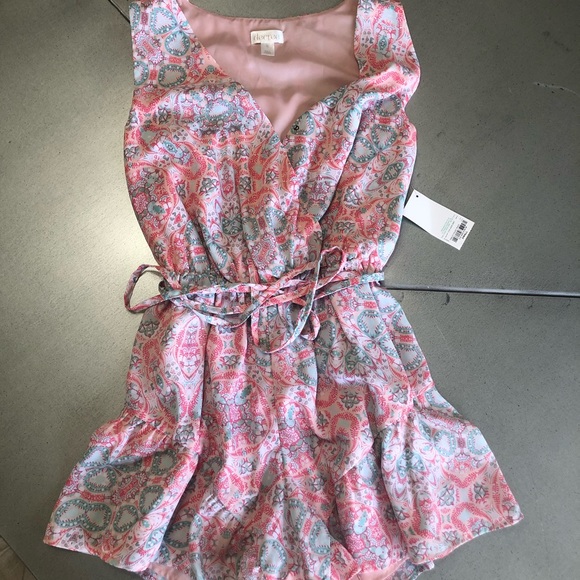 Decree Pants - NWT Decree romper Paisley folksy peach small chic